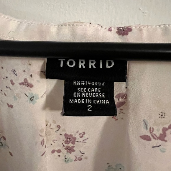 Torrid floral top size 2 - Picture 4 of 6
